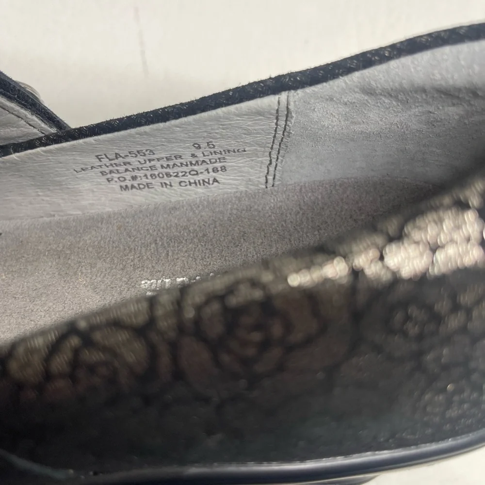 Alegría by PG lite flair pewter florette Mary Jane shoes size9.5 metallic flower